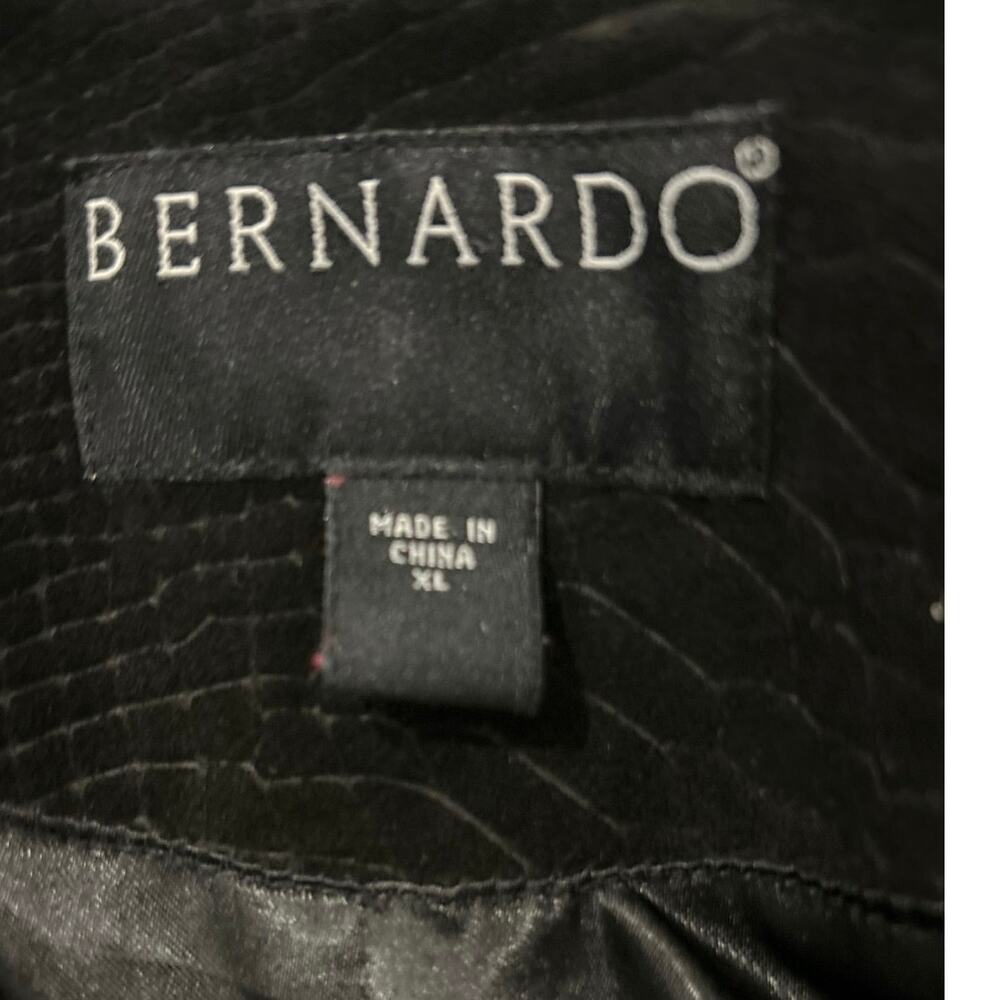 Lot of TWO Bernardo Leather Jackets. 1 brown, 1 black. XL - Picture 12 of 13